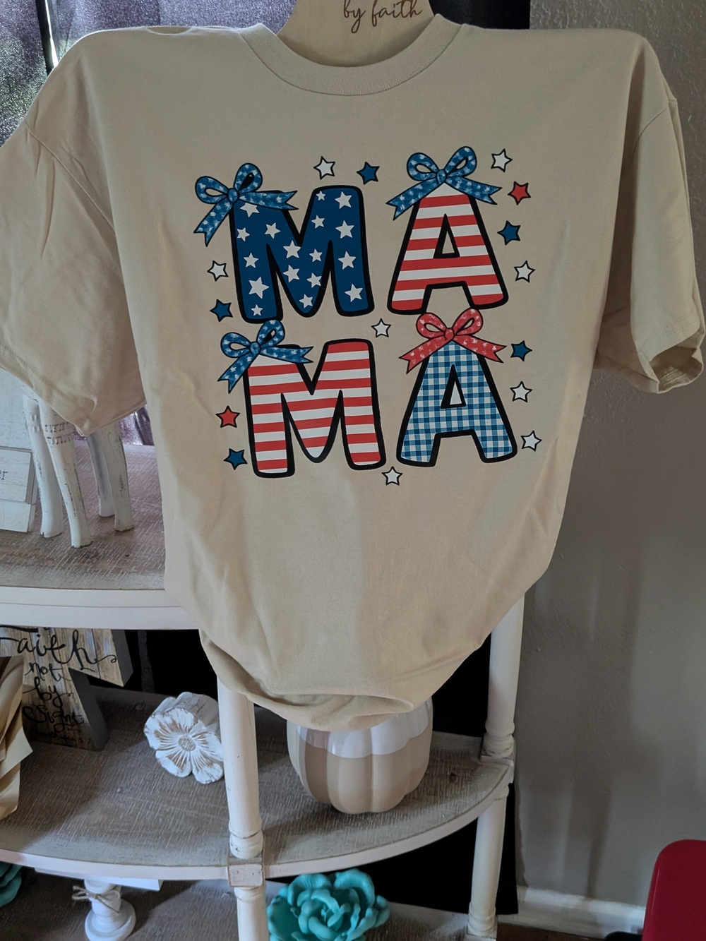 Gildan Cream T-Shirt with Patriotic "MAMA" Graphic